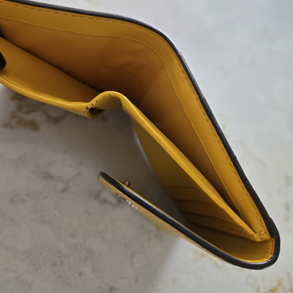 Coach Signature Wallet - Picture 12 of 14